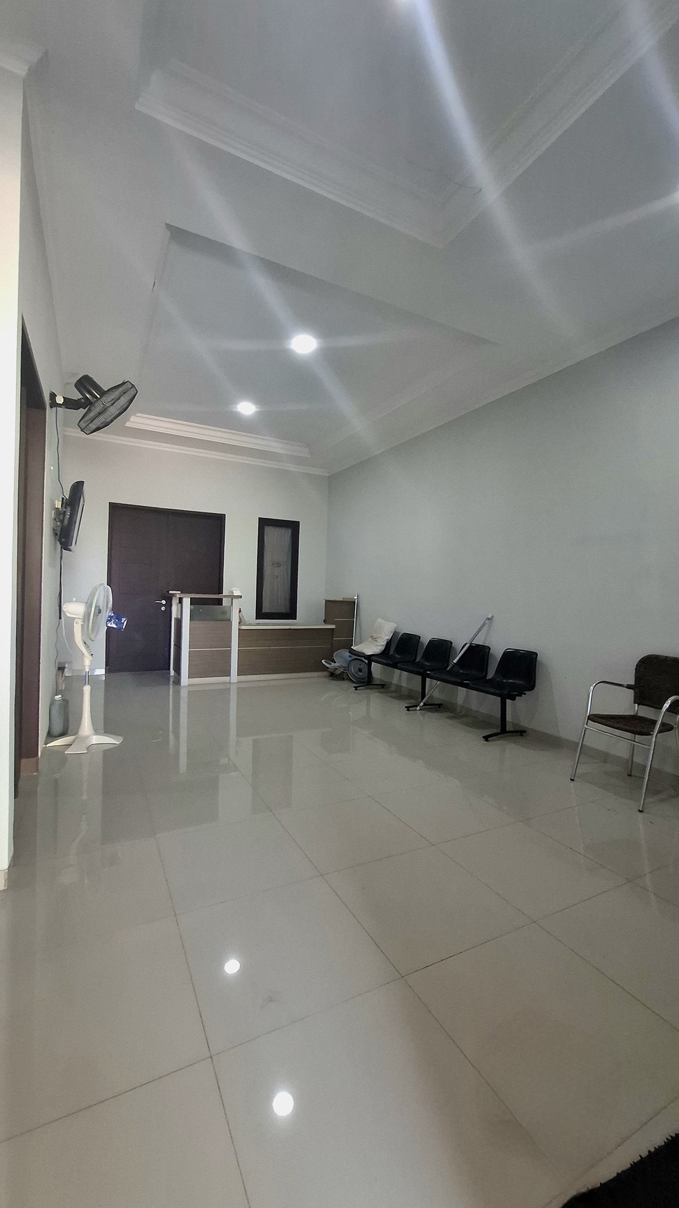 Bikin Iri Tetangga! Rumah 2 Lantai Mewah di Surabaya Timur Harga Cuma 1,7 M