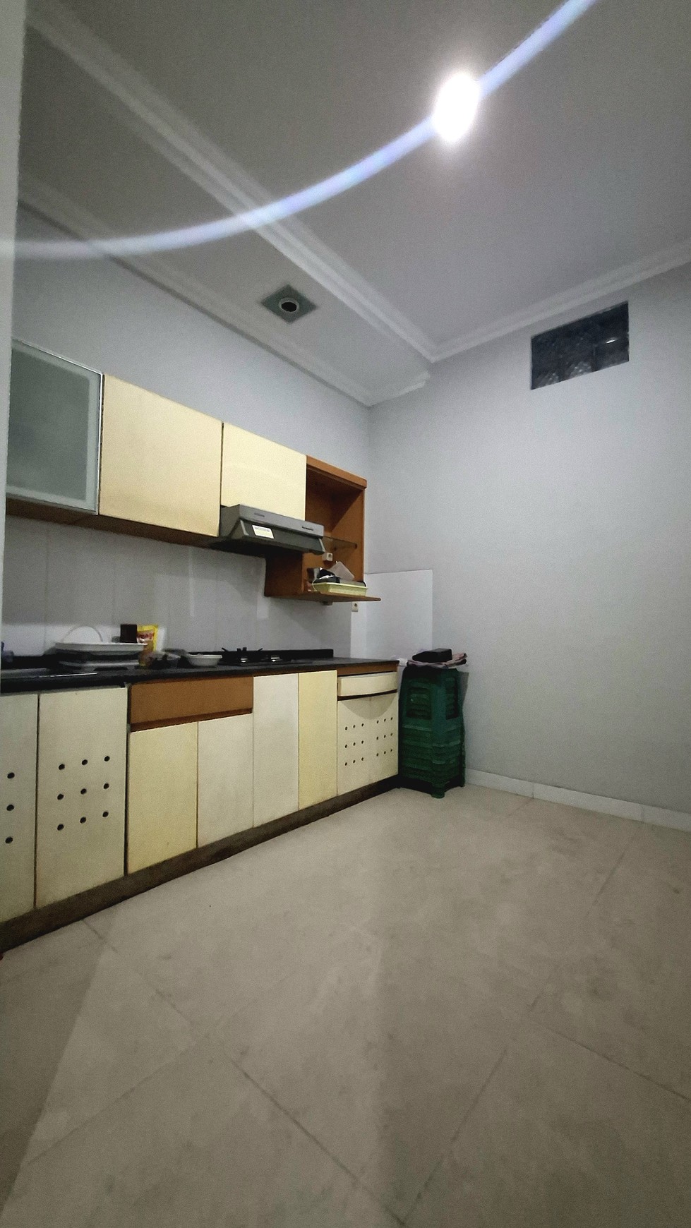 Bikin Iri Tetangga! Rumah 2 Lantai Mewah di Surabaya Timur Harga Cuma 1,7 M