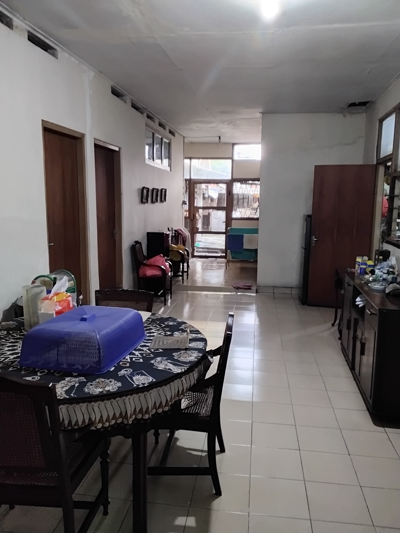 Rumah Besar Siap Huni di Jalan Raya Dewi Sartika yang Sangat Strategis untuk Bisnis