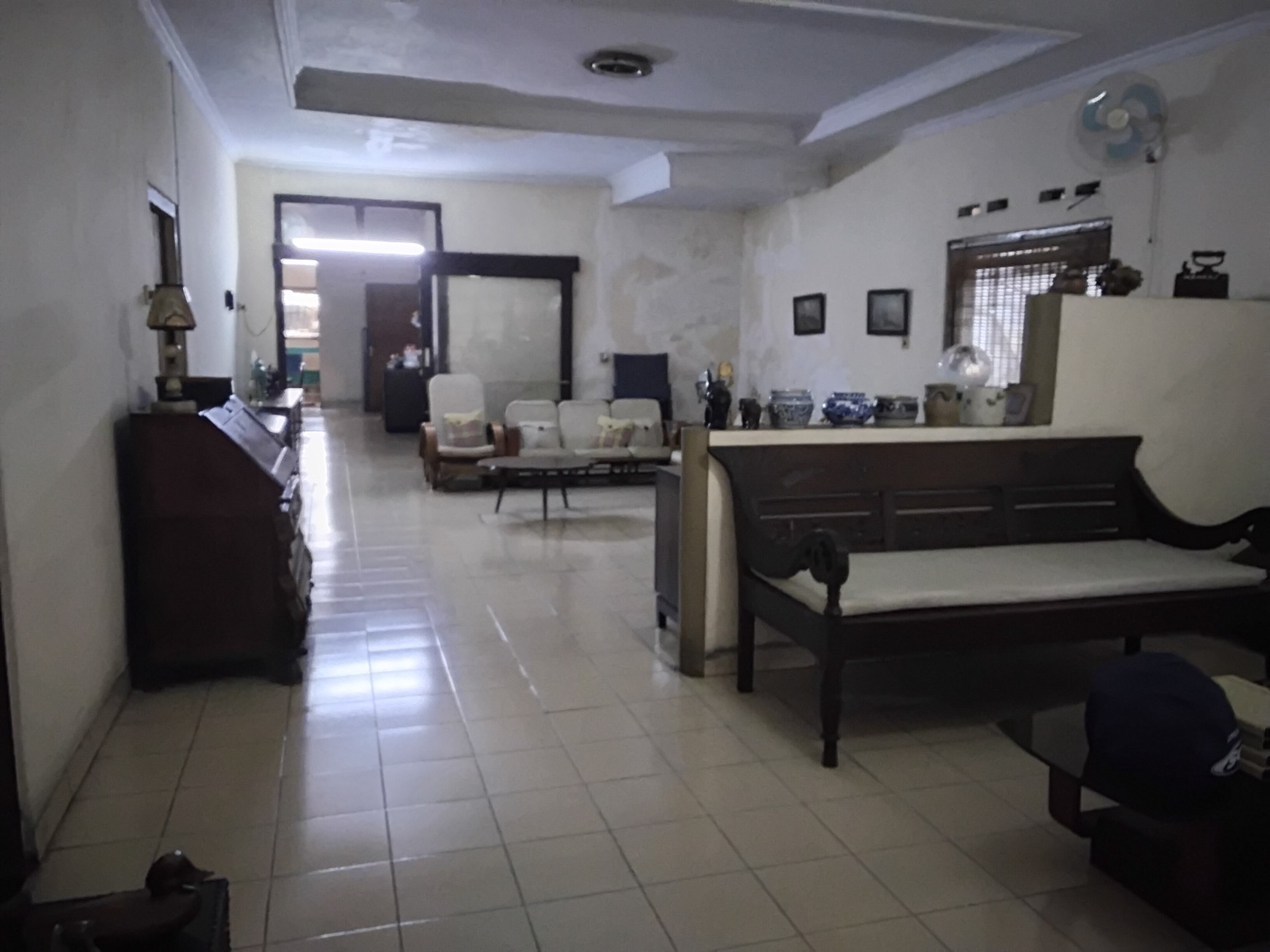 Rumah Besar Siap Huni di Jalan Raya Dewi Sartika yang Sangat Strategis untuk Bisnis