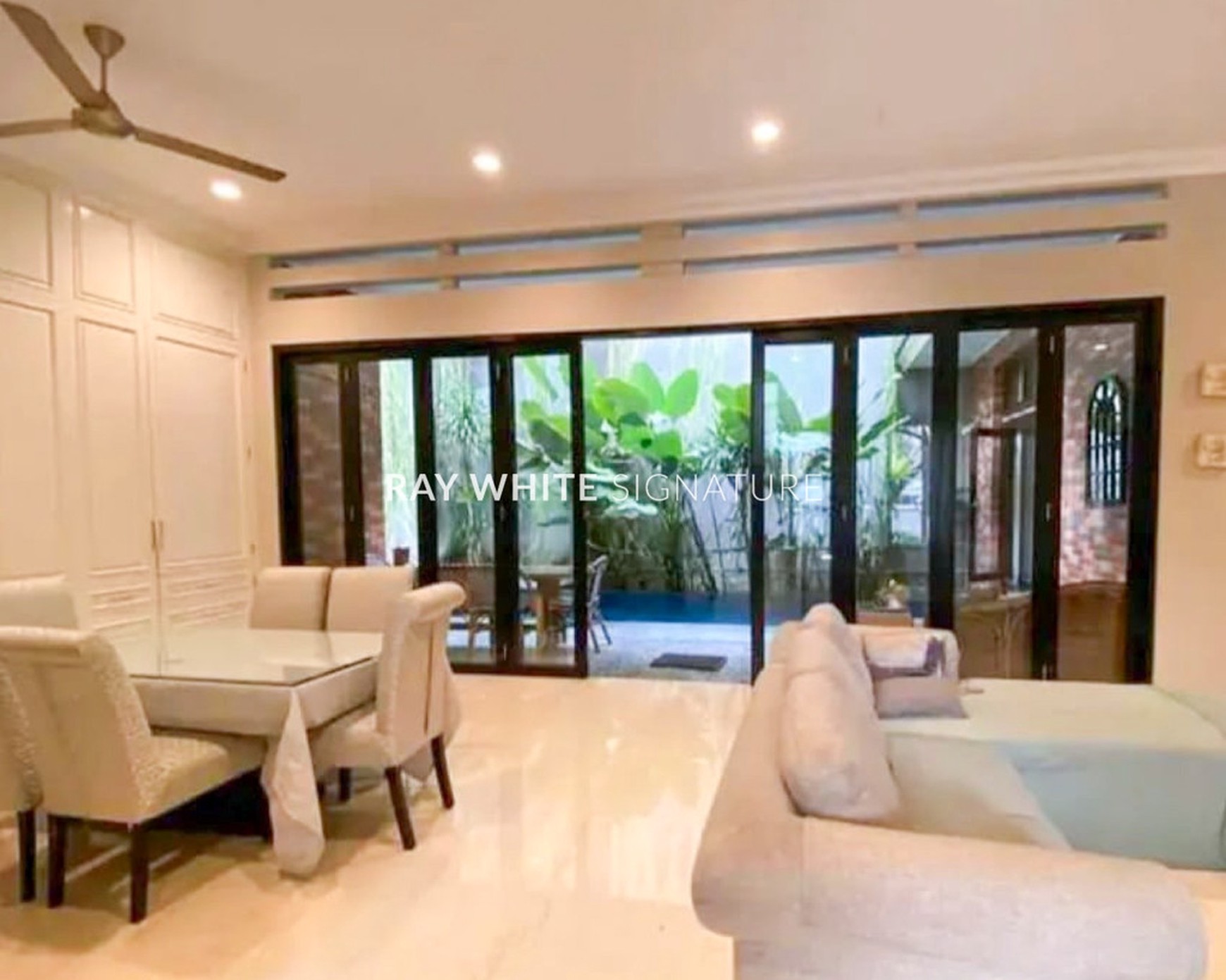 Rumah Mewah di Jl. Panglima Polim X Lokasi Elite Area Tenang