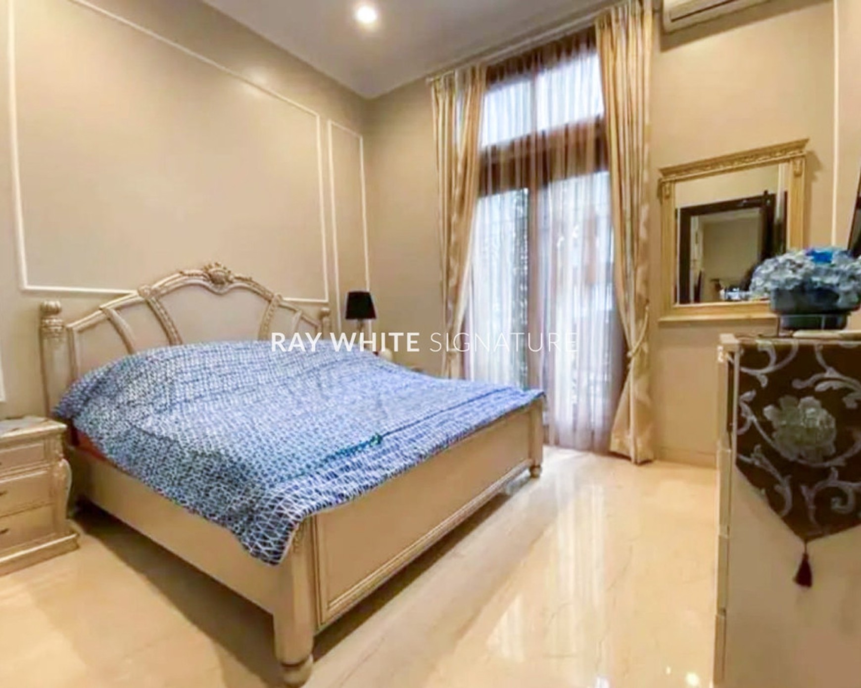 Rumah Mewah di Jl. Panglima Polim X Lokasi Elite Area Tenang