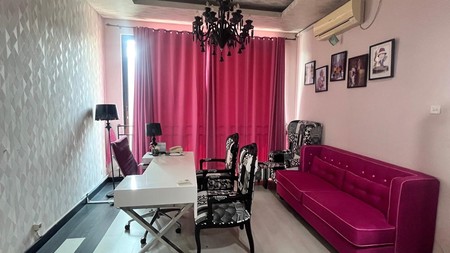 Rumah Kantor Luas dengan LT 375 LB 416 Semi Furnished 