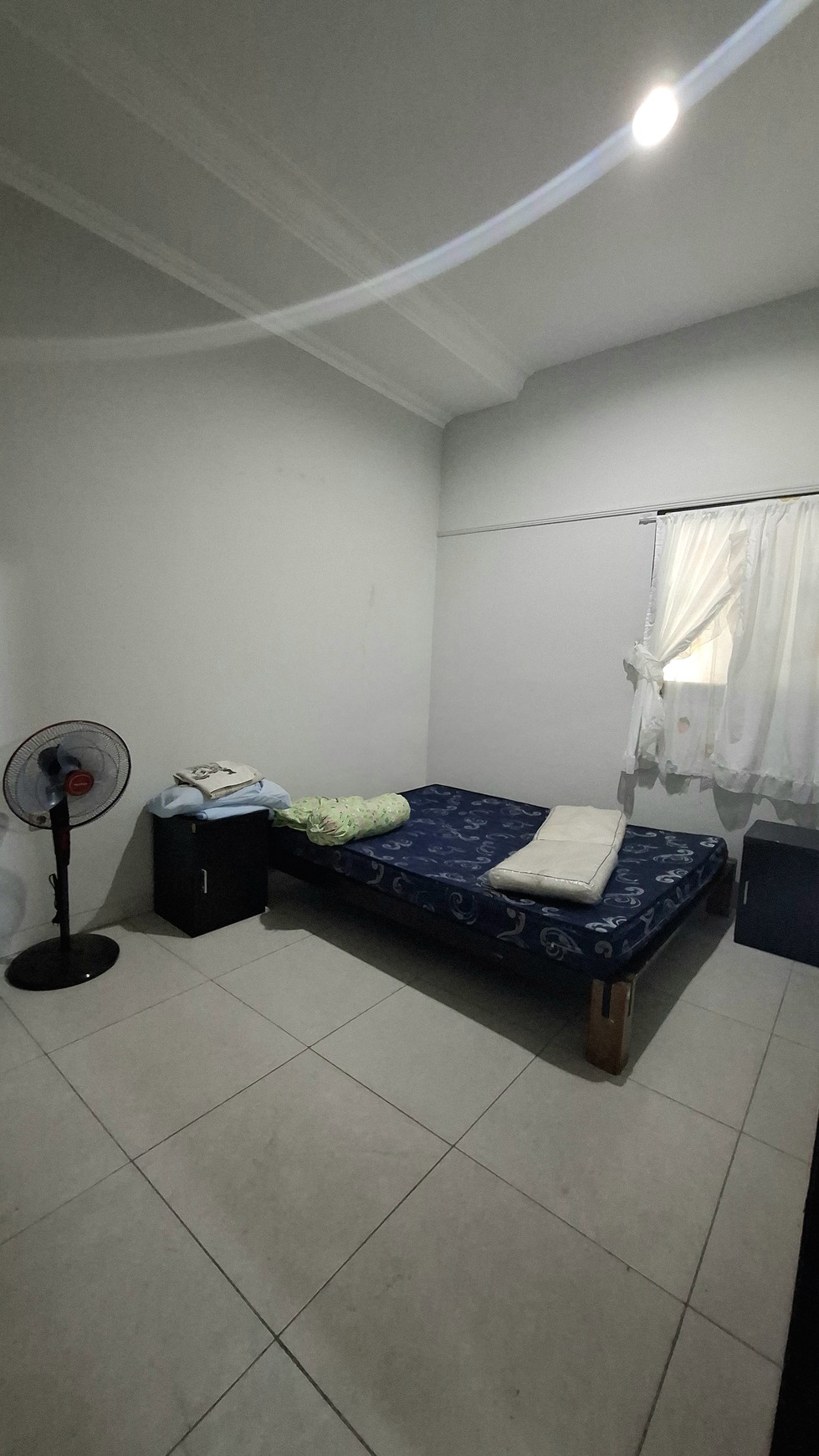Rumah siap huni 2 lantai di Surabaya Timur. Dekat fasilitas umum, keamanan one gate system, cocok untuk usaha atau hunian.