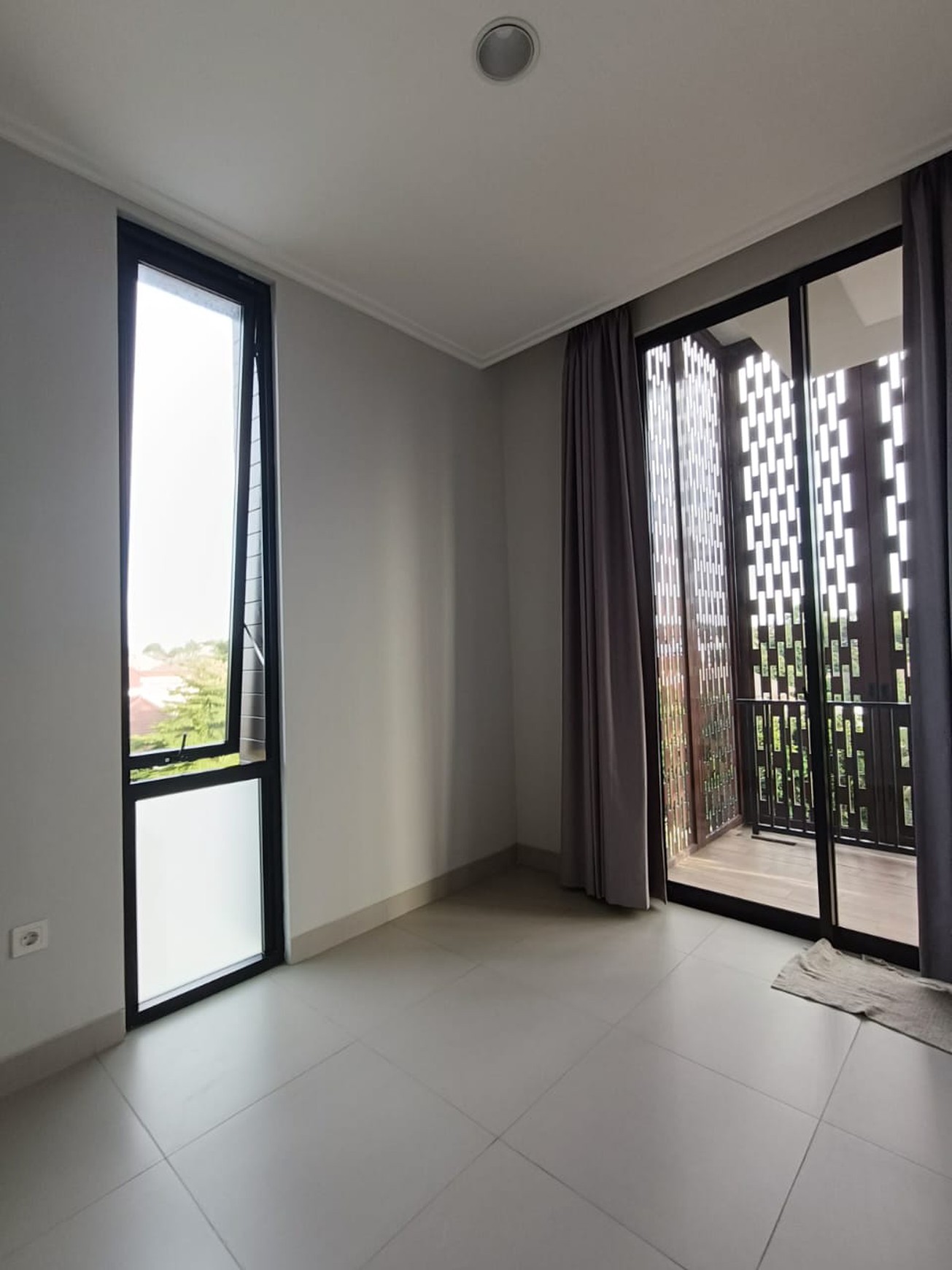 Rumah Bagus Di Botani Hills, Kawasan Fatmawati Center, TB Simatupang