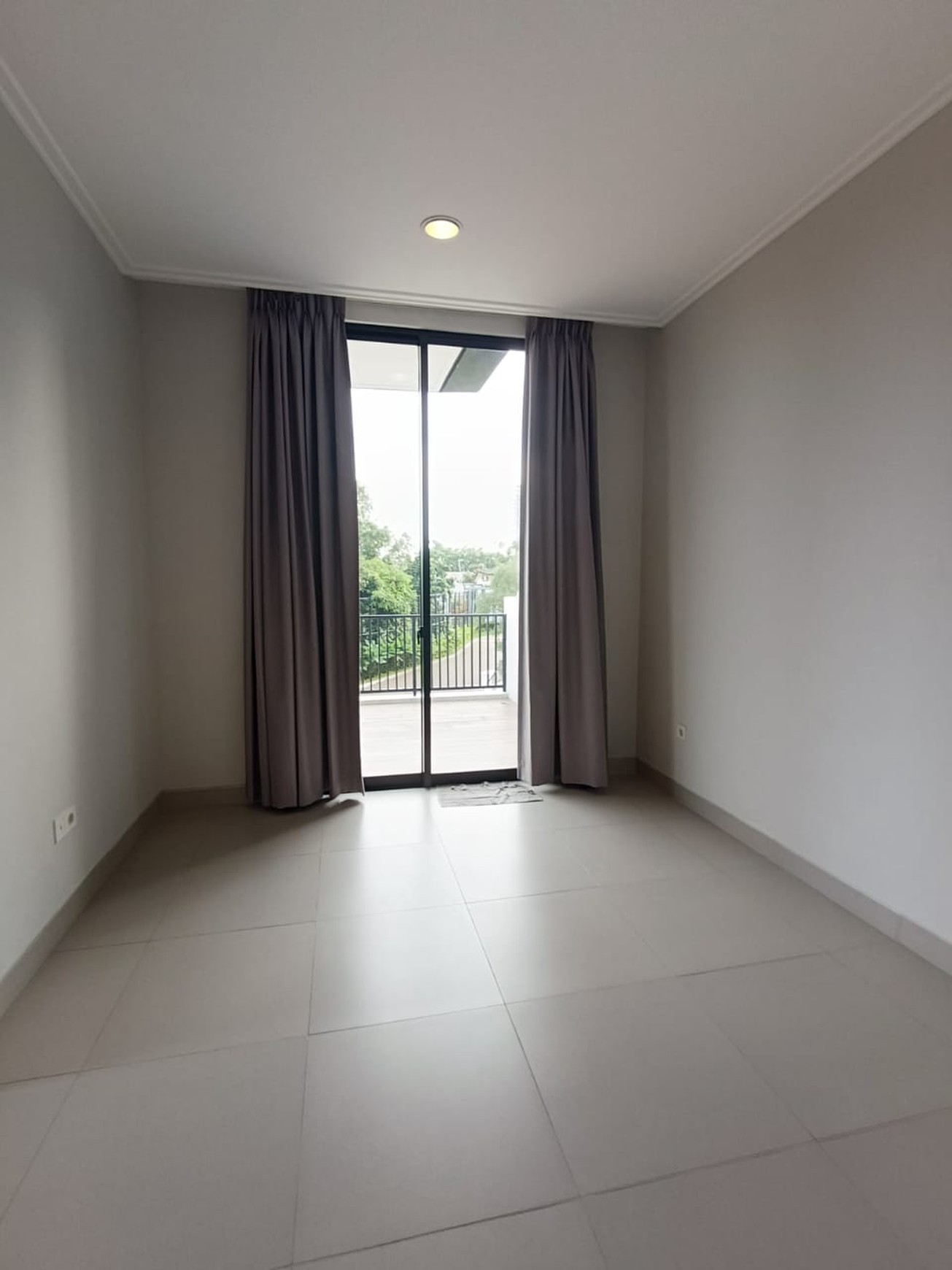 Rumah Bagus Di Botani Hills, Kawasan Fatmawati Center, TB Simatupang