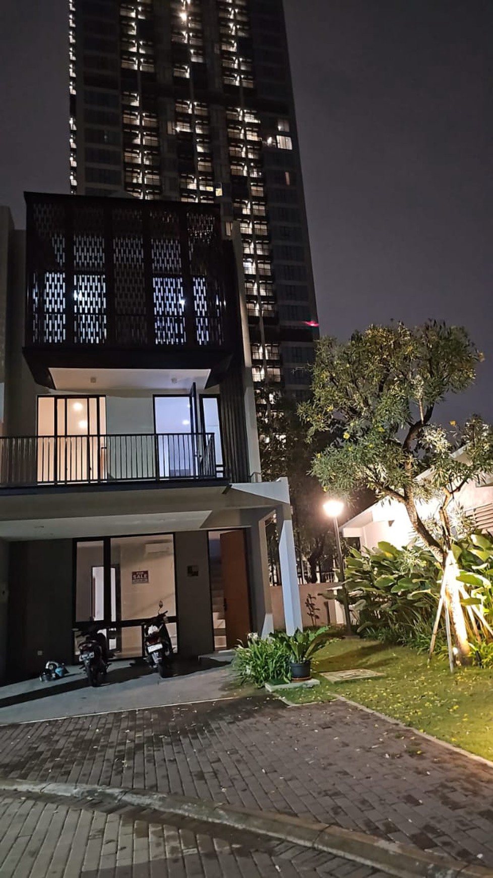 Rumah Bagus Di Botani Hills, Kawasan Fatmawati Center, TB Simatupang