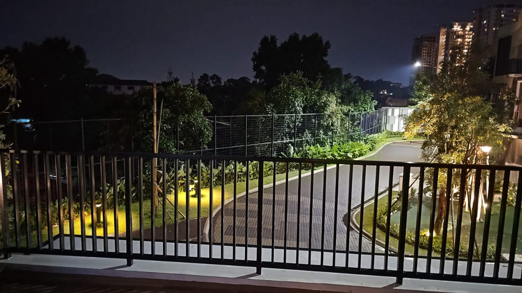 Rumah Bagus Di Botani Hills, Kawasan Fatmawati Center, TB Simatupang