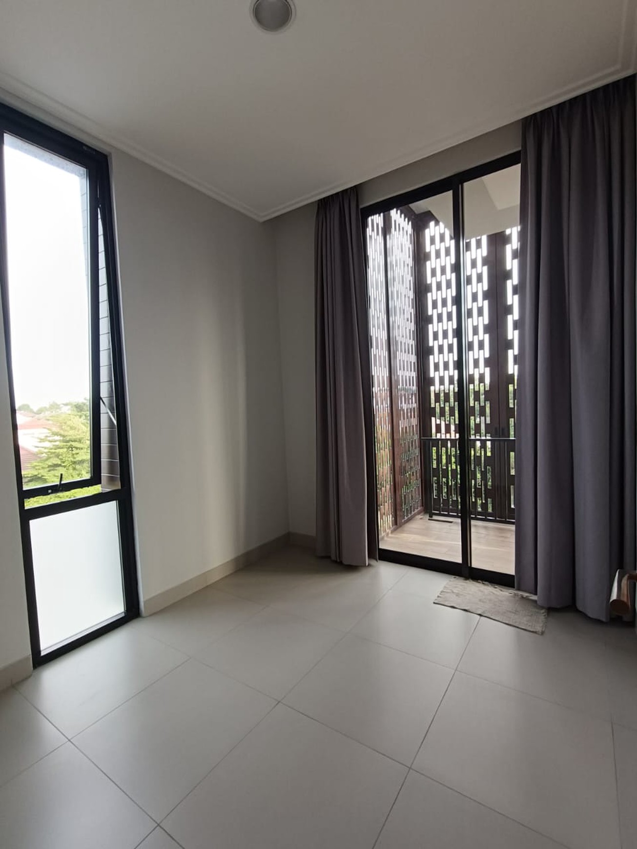 Rumah Bagus Di Botani Hills, Kawasan Fatmawati Center, TB Simatupang