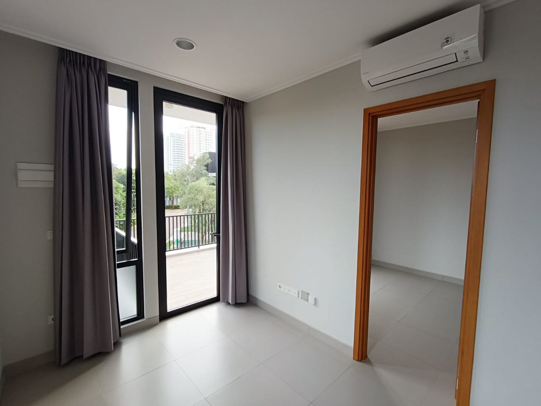Rumah Bagus Di Botani Hills, Kawasan Fatmawati Center, TB Simatupang