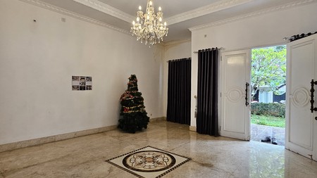 Rumah Besar Cantik indah di Lingkungan Asri indah Tebet Jakarta Selatan
