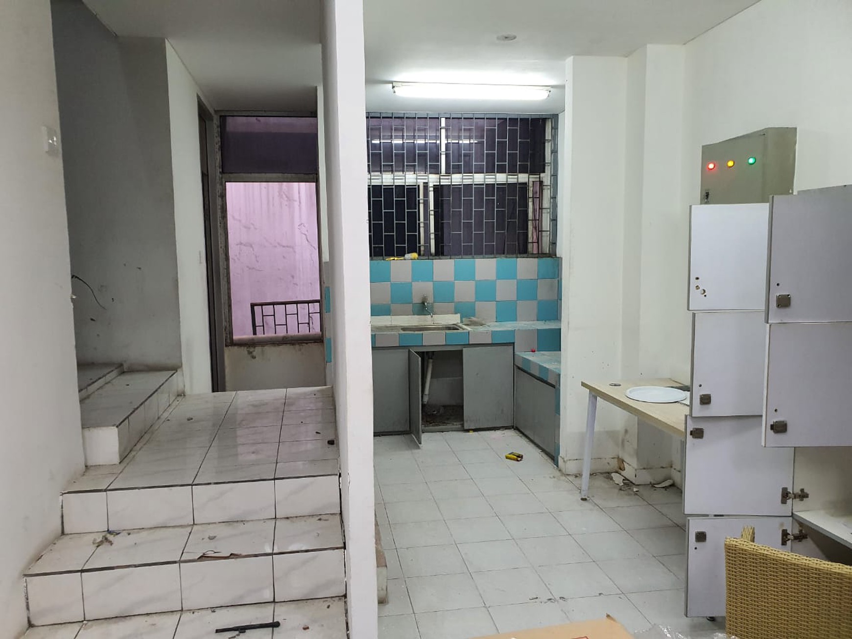 Disewa Ruko Komersil di Kebayoran Baru, Jakarta Selatan