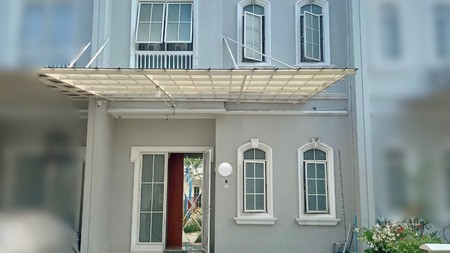 Rumah Siap Huni 2,5 Lantai di Cluster Brighton Millennium City, Parung 