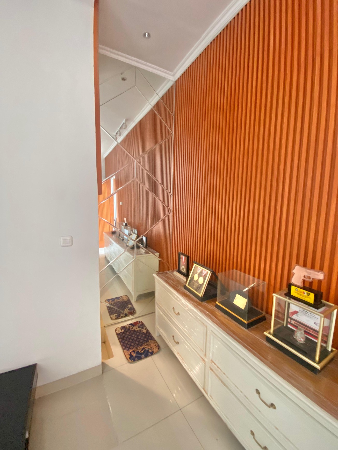Rumah Siap Huni 2,5 Lantai di Cluster Brighton Millennium City, Parung 