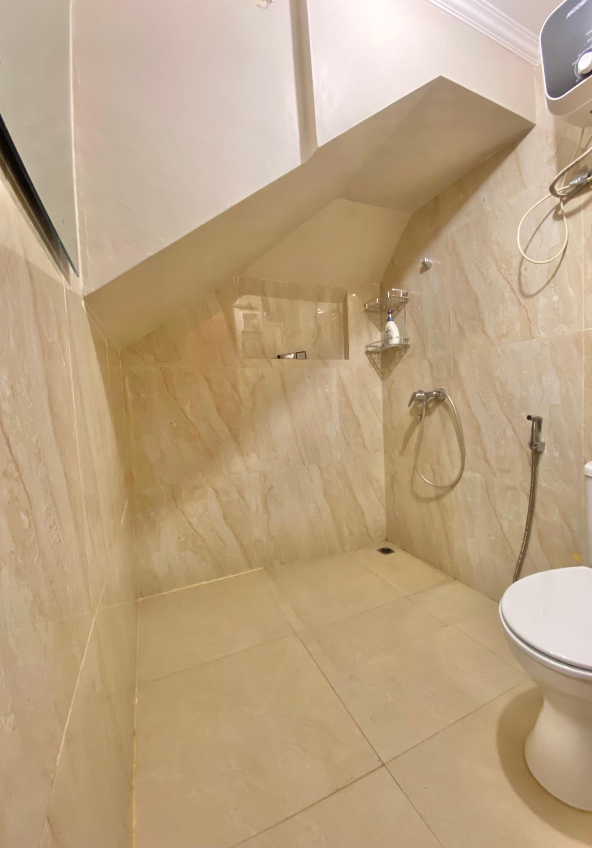 Rumah Siap Huni 2,5 Lantai di Cluster Brighton Millennium City, Parung 