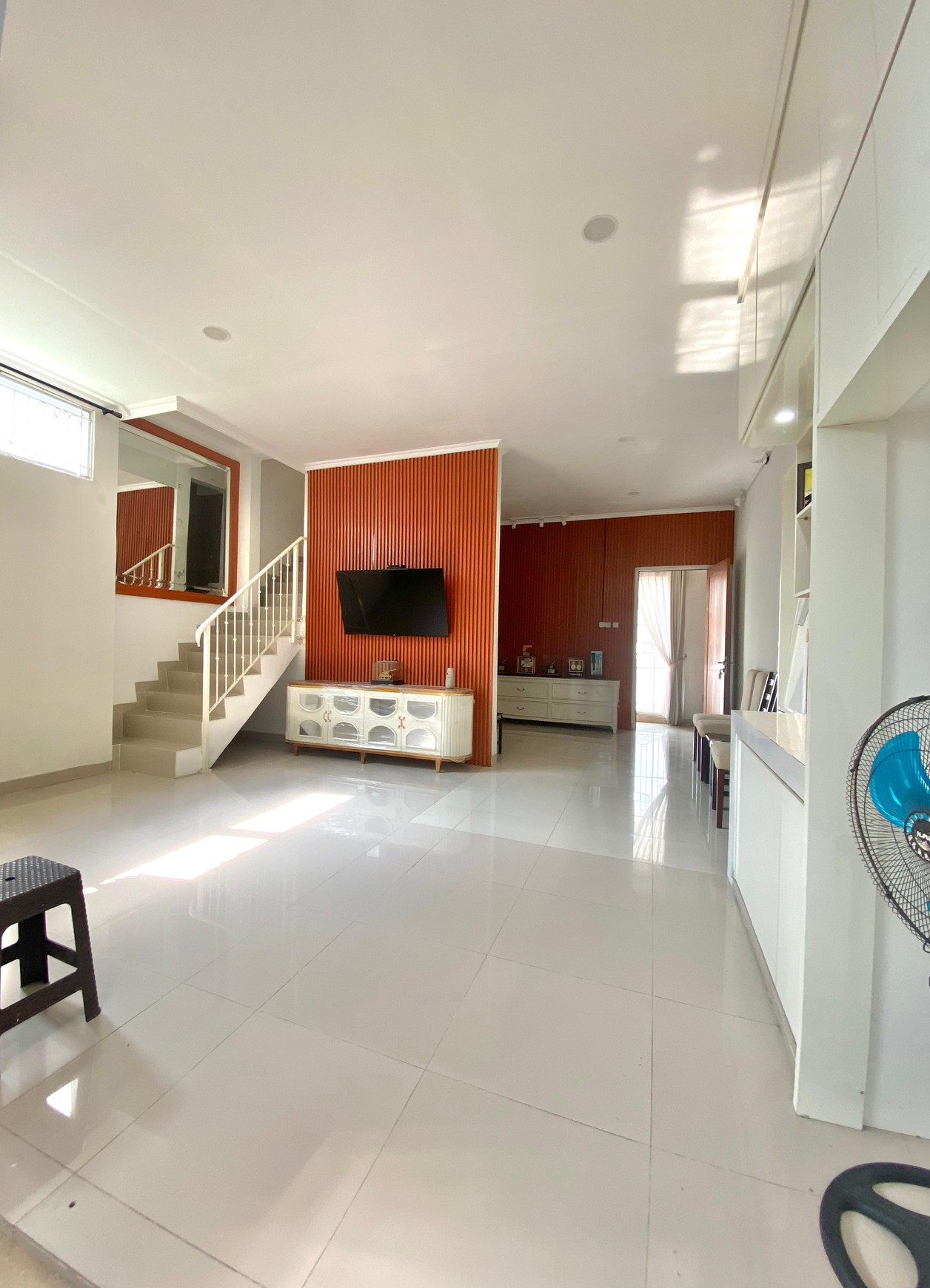 Rumah Siap Huni 2,5 Lantai di Cluster Brighton Millennium City, Parung 