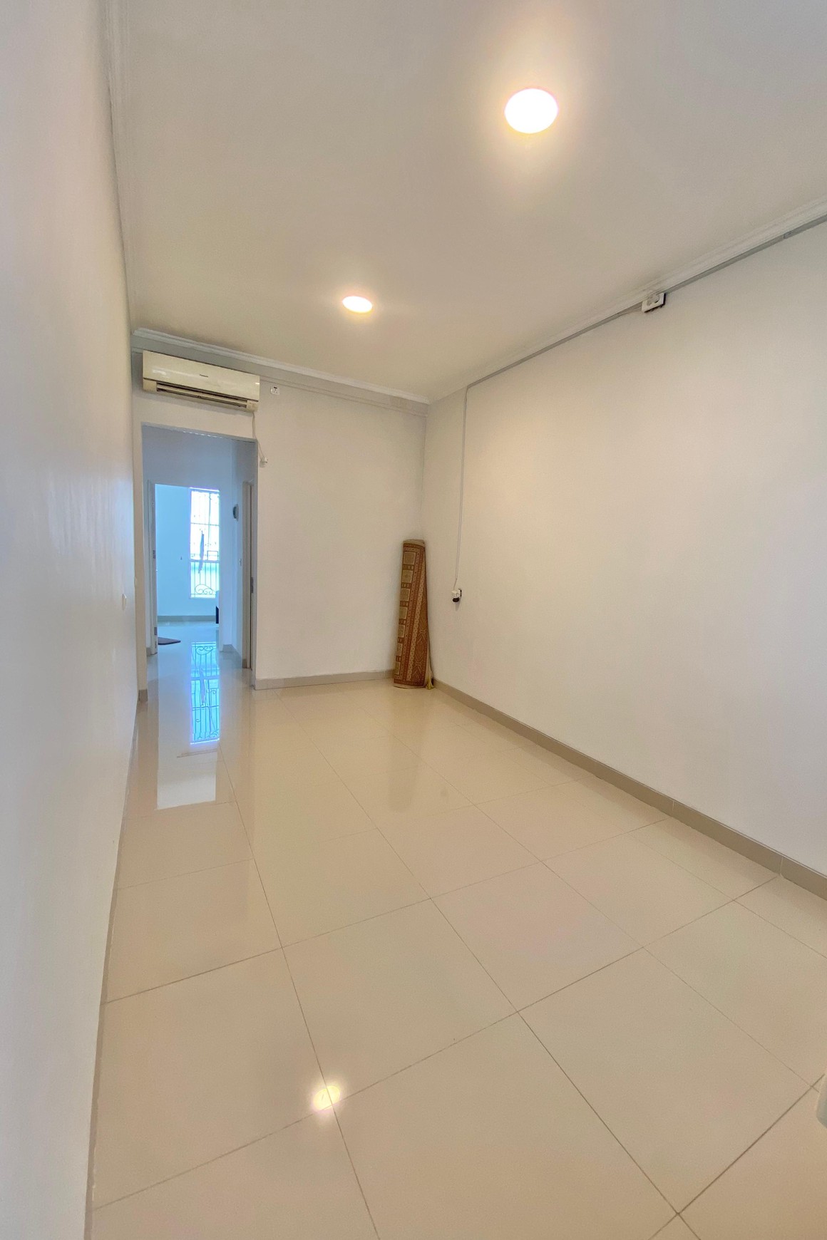 Rumah Siap Huni 2,5 Lantai di Cluster Brighton Millennium City, Parung 
