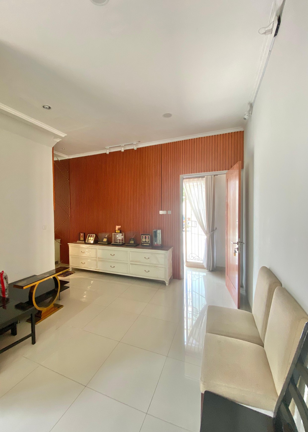 Rumah Siap Huni 2,5 Lantai di Cluster Brighton Millennium City, Parung 