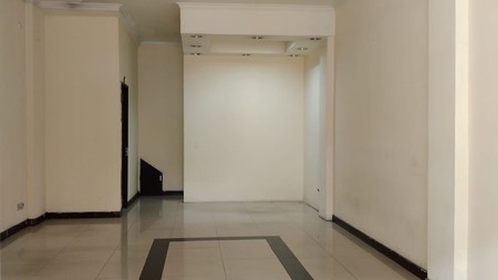 Disewa Ruko Komersil 3 Lantai Di Kebayoran Lama, Jakarta Selatan