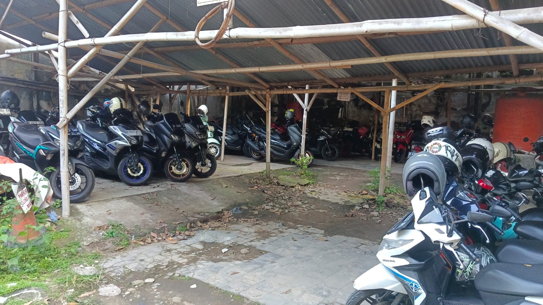 Tanah di Lokasi Premium Strategis, Area Kapten Tendean