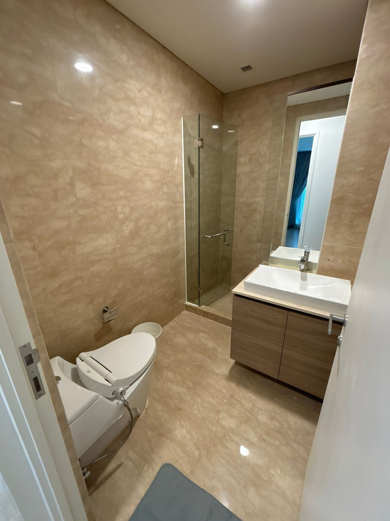 Disewakan Apartemen Mewah di 57 Promenade, Jakarta Pusat - Lokasi Strategis dan Nyaman