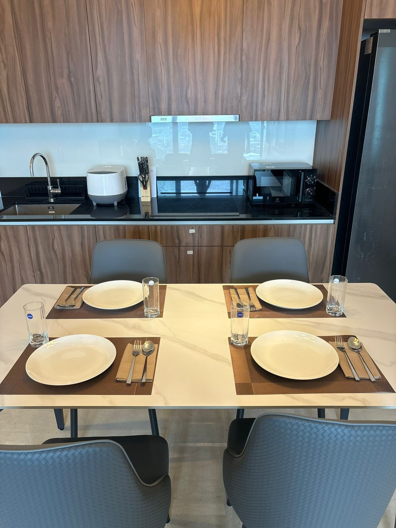 Disewakan Apartemen Mewah di 57 Promenade, Jakarta Pusat - Lokasi Strategis dan Nyaman