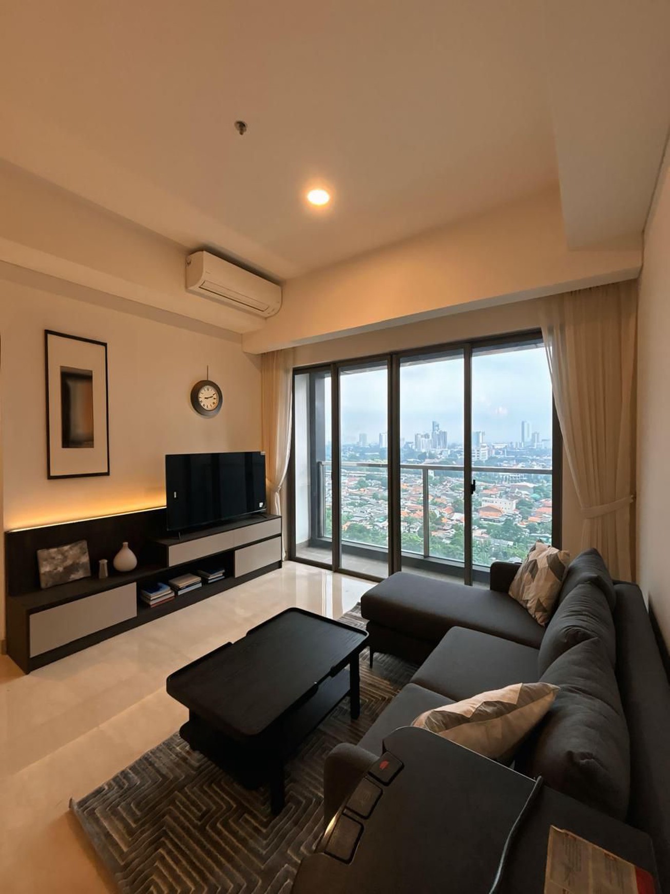 Disewakan Apartemen Mewah di 57 Promenade, Jakarta Pusat - Lokasi Strategis dan Nyaman