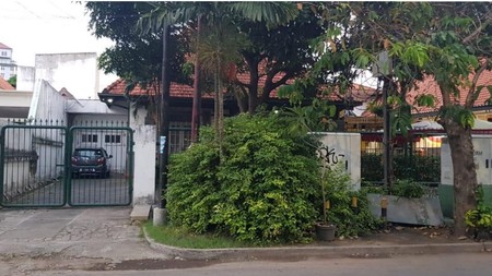 Dijual Rumah luas  827m Jalan Progo Pusat kota Surabaya