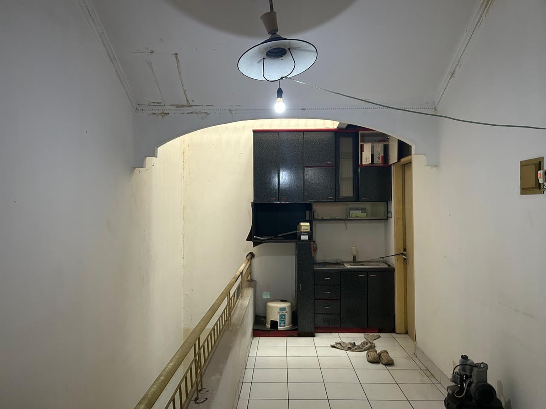 Dijual Rumah 2 Lantai perlu Renovasi di Green Garden Jakarta Barat