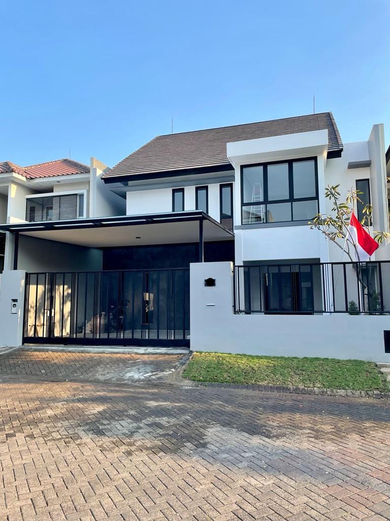 Jual Cepat Rumah  Batu Mewah Park Avenue Dian Istana Wiyung Surabaya