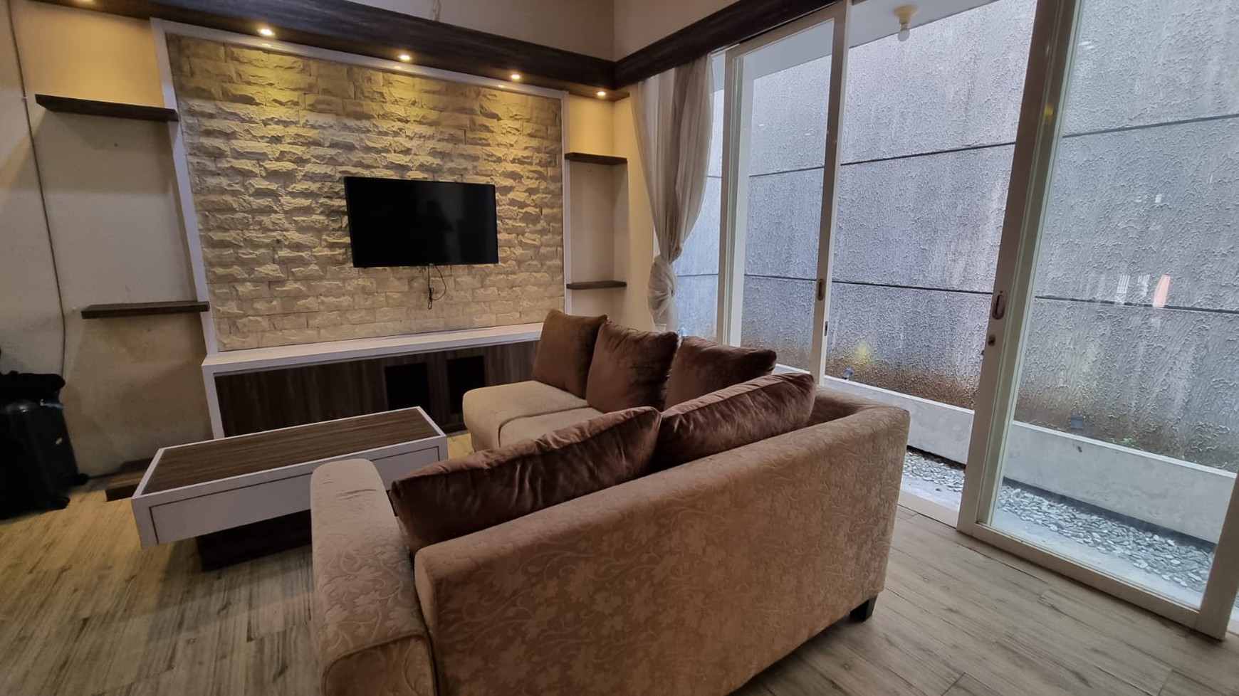 Dijual Rumah Minimalis Alam Hijau Citraland Surabaya
