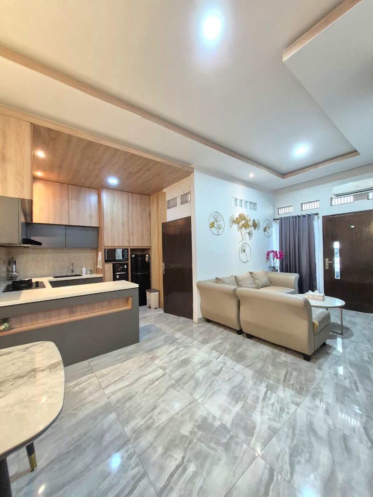 Hot Sale!! Rumah Cantik dengan KT 3 KM 2 sudah SHM