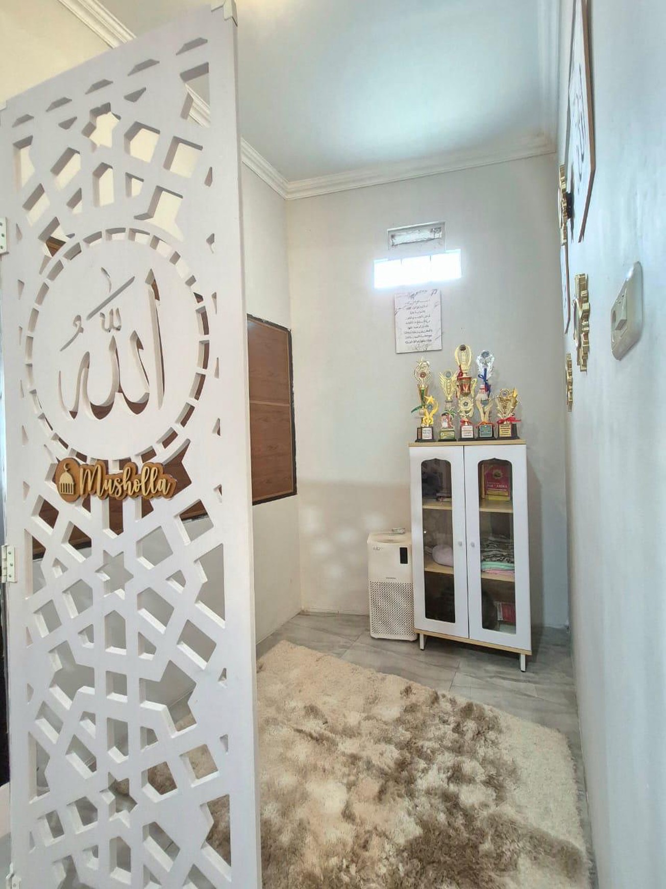 Hot Sale!! Rumah Cantik dengan KT 3 KM 2 sudah SHM
