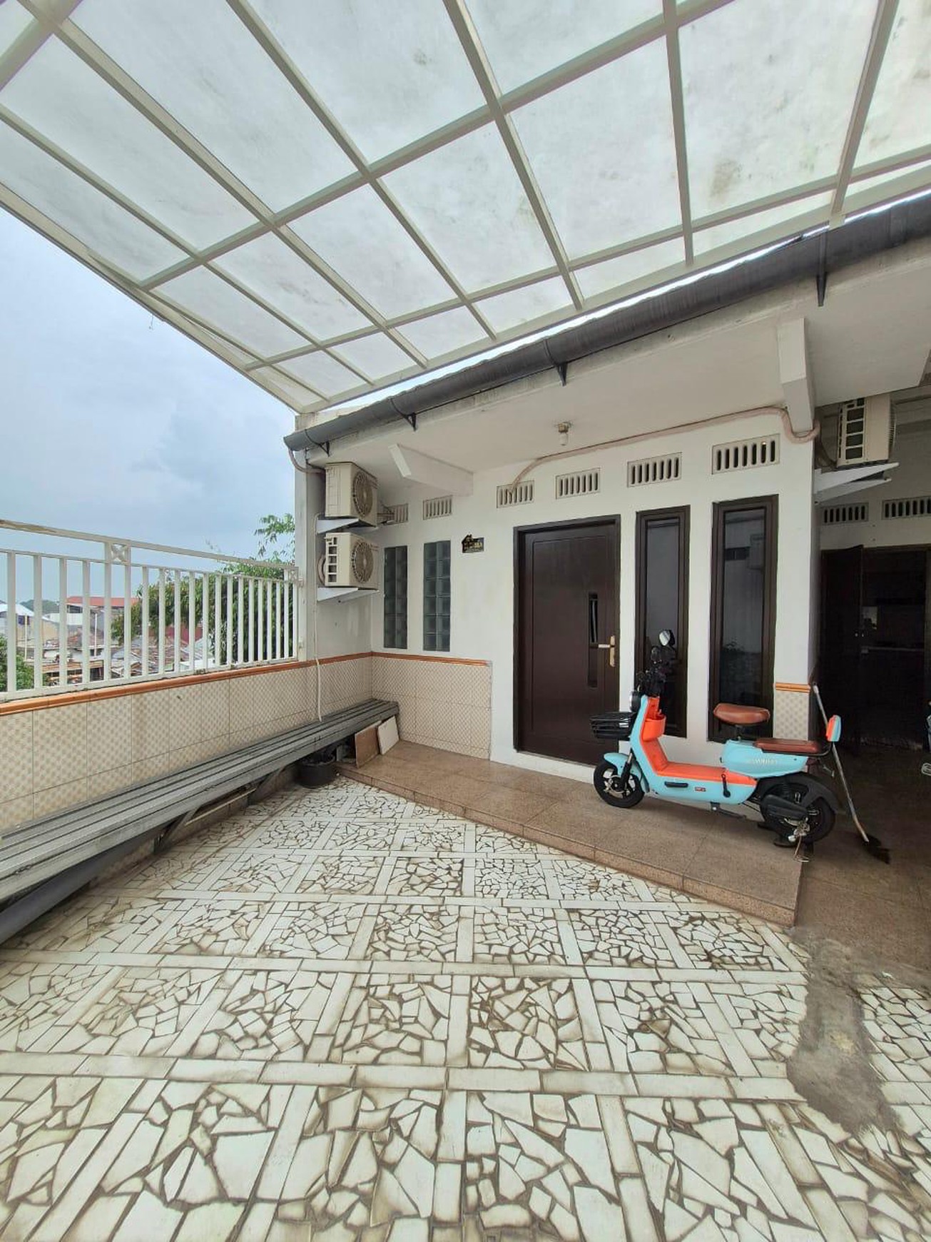 Hot Sale!! Rumah Cantik dengan KT 3 KM 2 sudah SHM