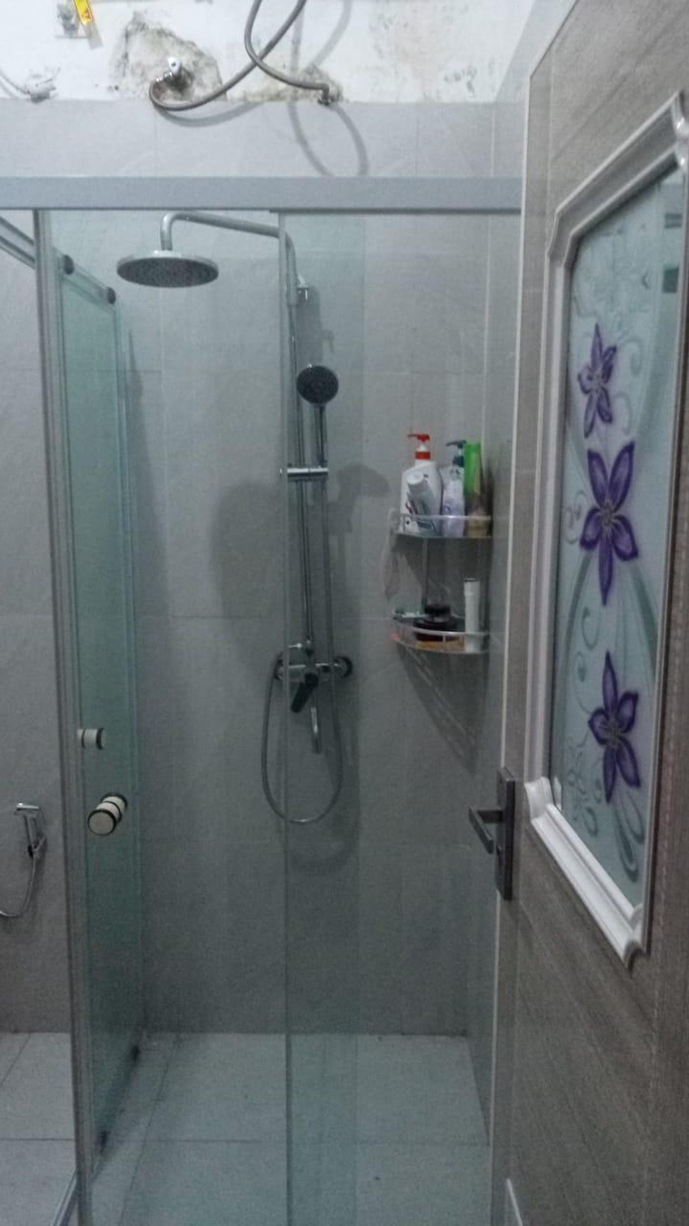 Hot Sale!! Rumah 3 Lantai Siap Huni dengan Hunian Nyaman dan Asri @Cisoka