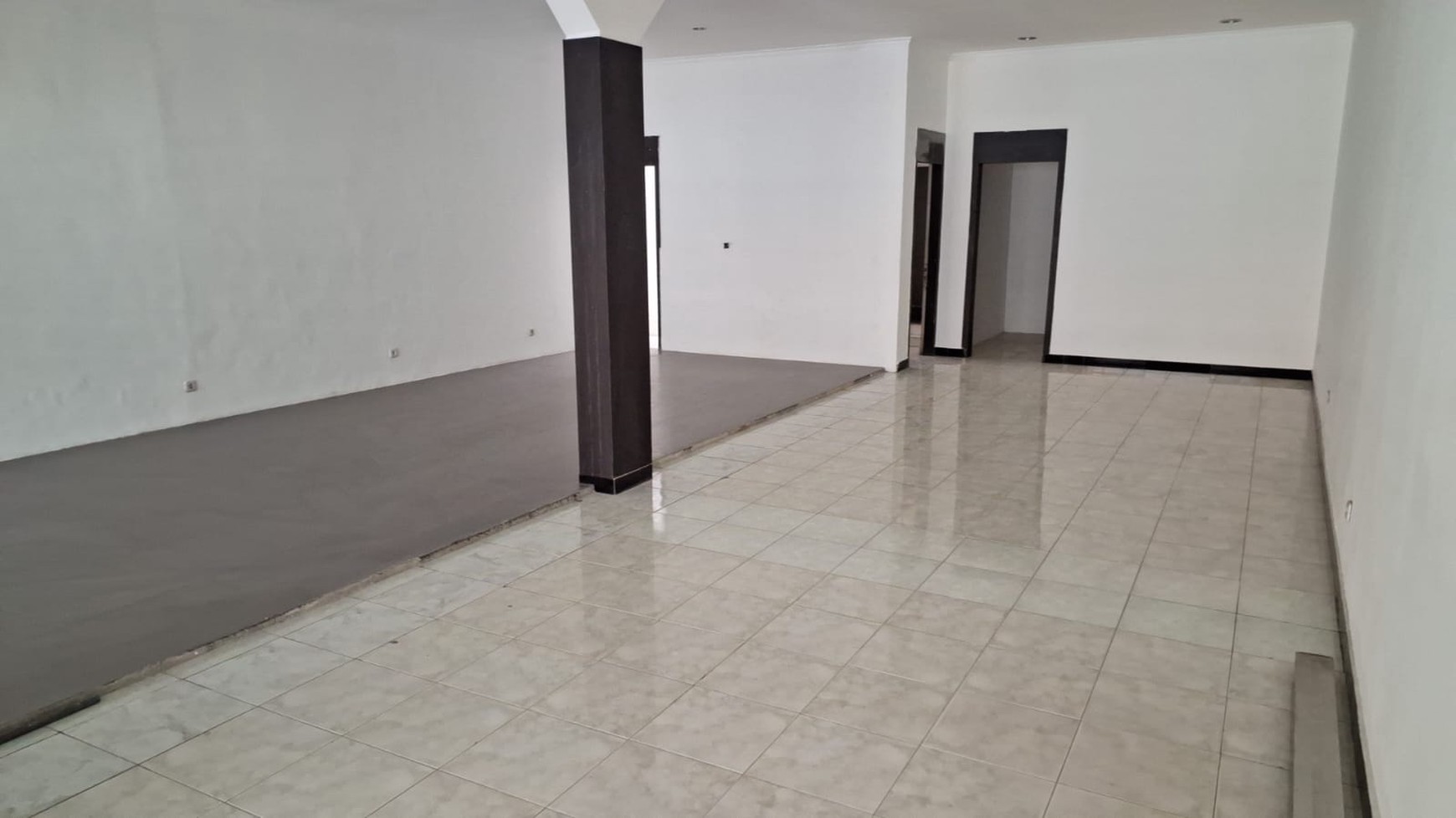 Disewakan Rumah Cocok Untuk Kantor Lokasi Pusat Kota Surabaya