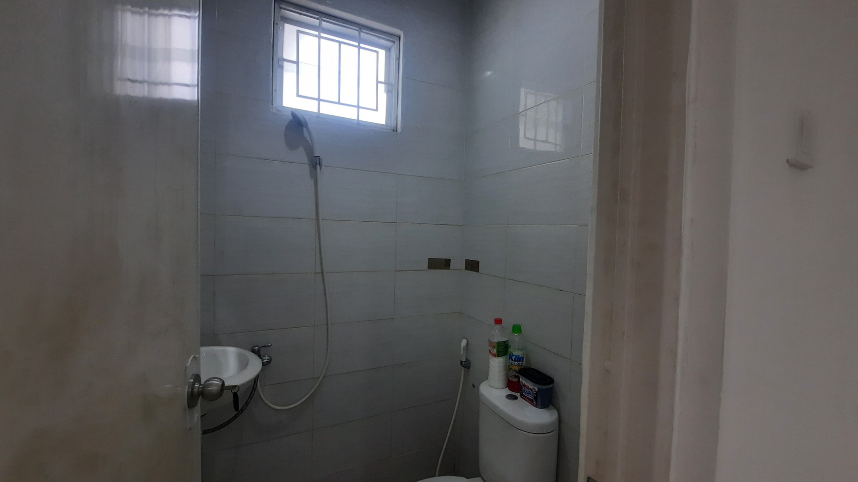 RUMAH MINIMALIS SEMI FURNISHED DI LOKASI STRATEGIS DI CLUSTER MONACO SPORT CITY JABABEKA RESIDENCE