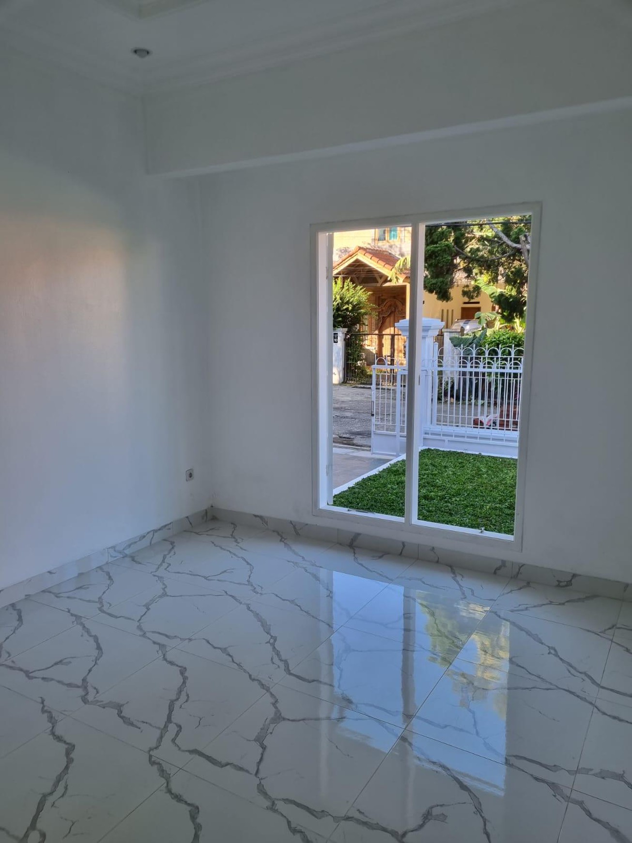 Rumah Modern Siap Huni Lokasi Jalan Lestari Tenang, Asri Di Bandung