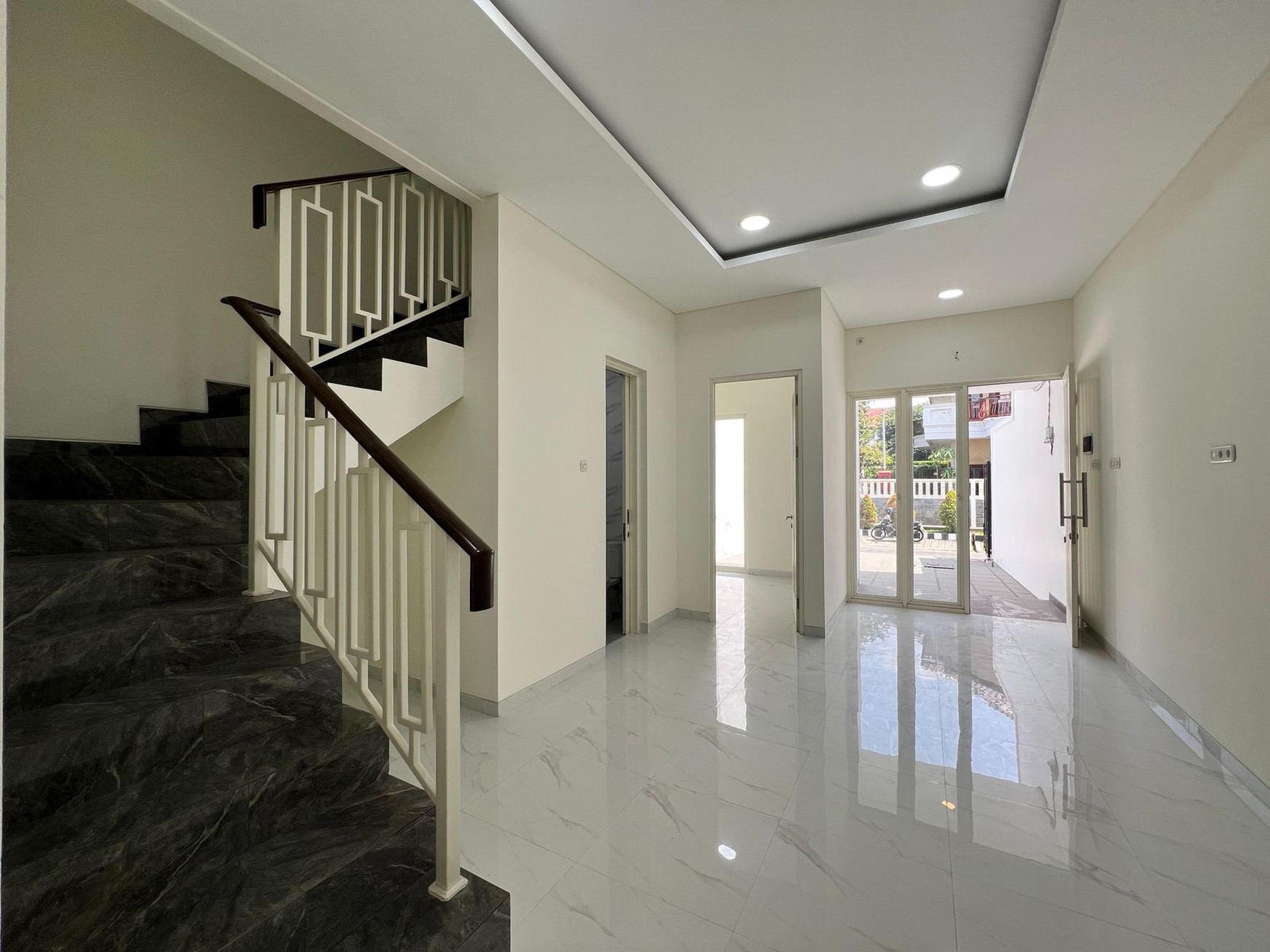 New Murah Rp. 1 Milyar-an Rumah Baru Jemursari Selatan   Surabaya Timur  Dekat Petra , Akses TOL , Bandara Juanda