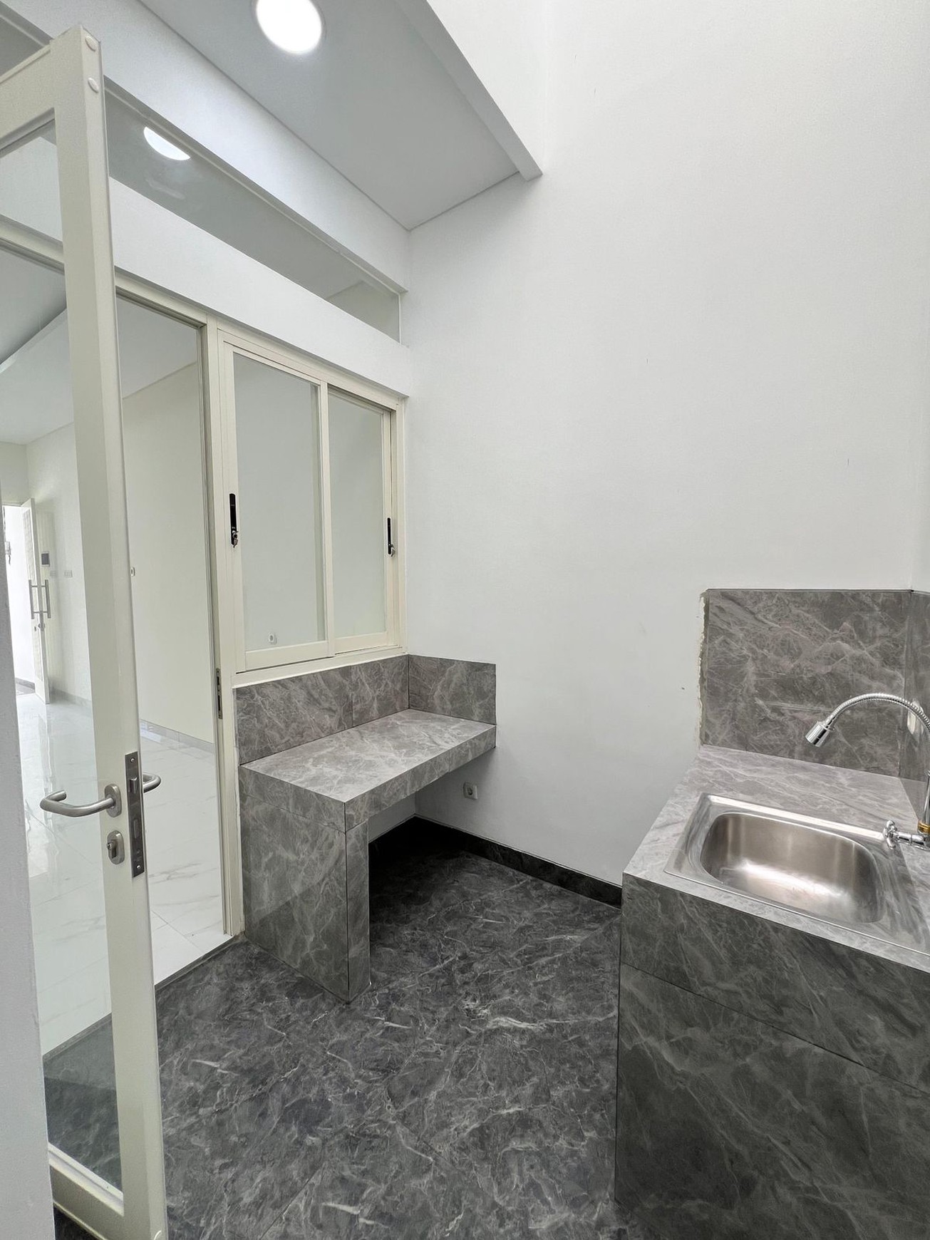 New Murah Rp. 1 Milyar-an Rumah Baru Jemursari Selatan   Surabaya Timur  Dekat Petra , Akses TOL , Bandara Juanda