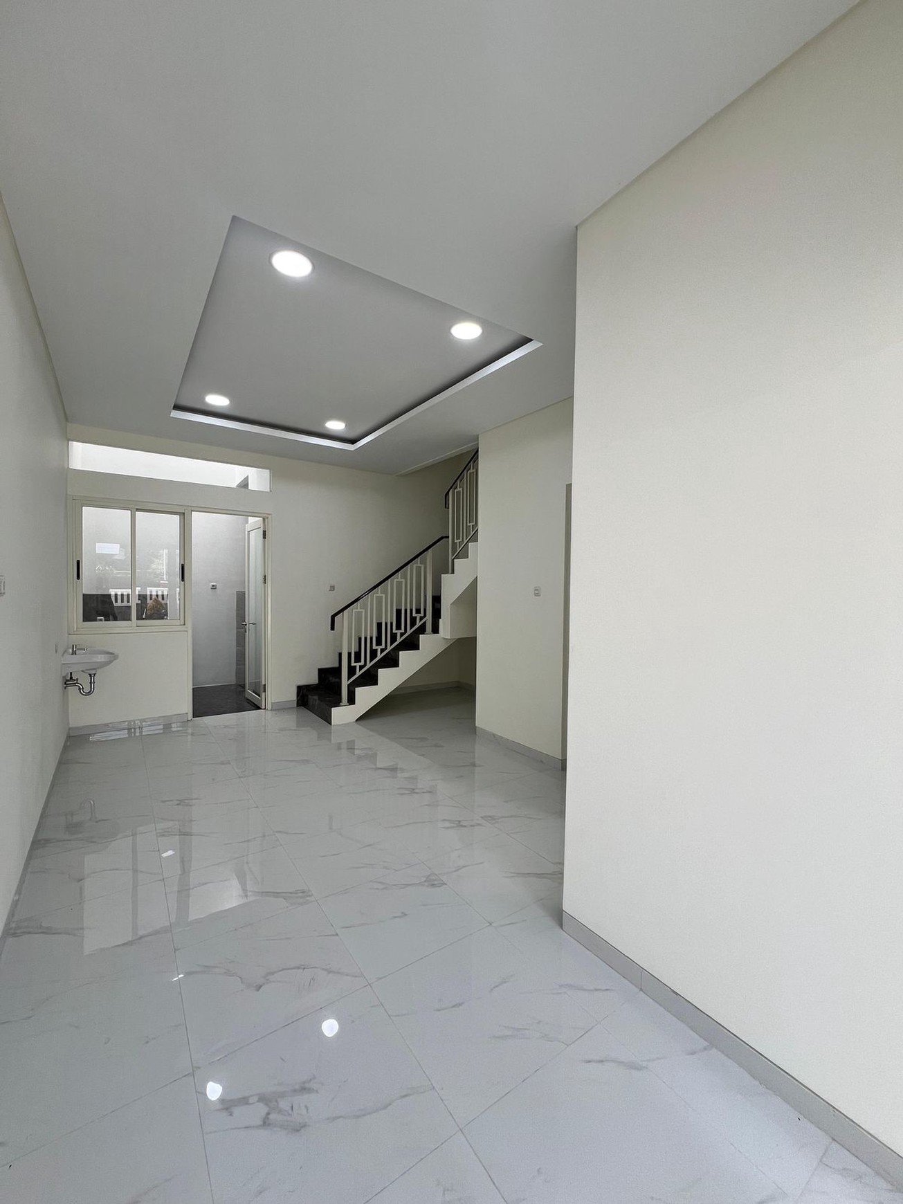 New Murah Rp. 1 Milyar-an Rumah Baru Jemursari Selatan   Surabaya Timur  Dekat Petra , Akses TOL , Bandara Juanda