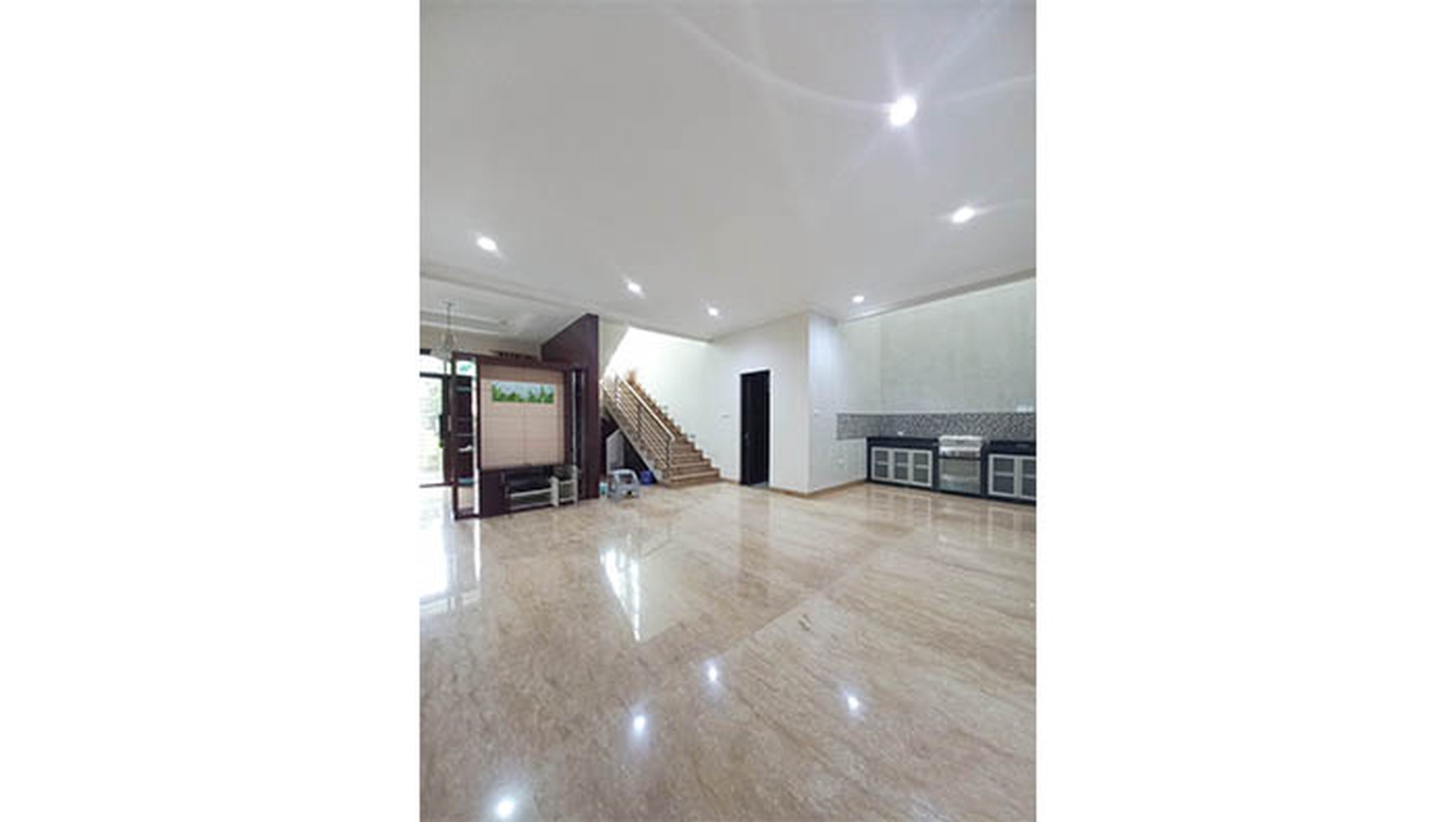 Rumah Gading Nirwana, Kelapa Gading