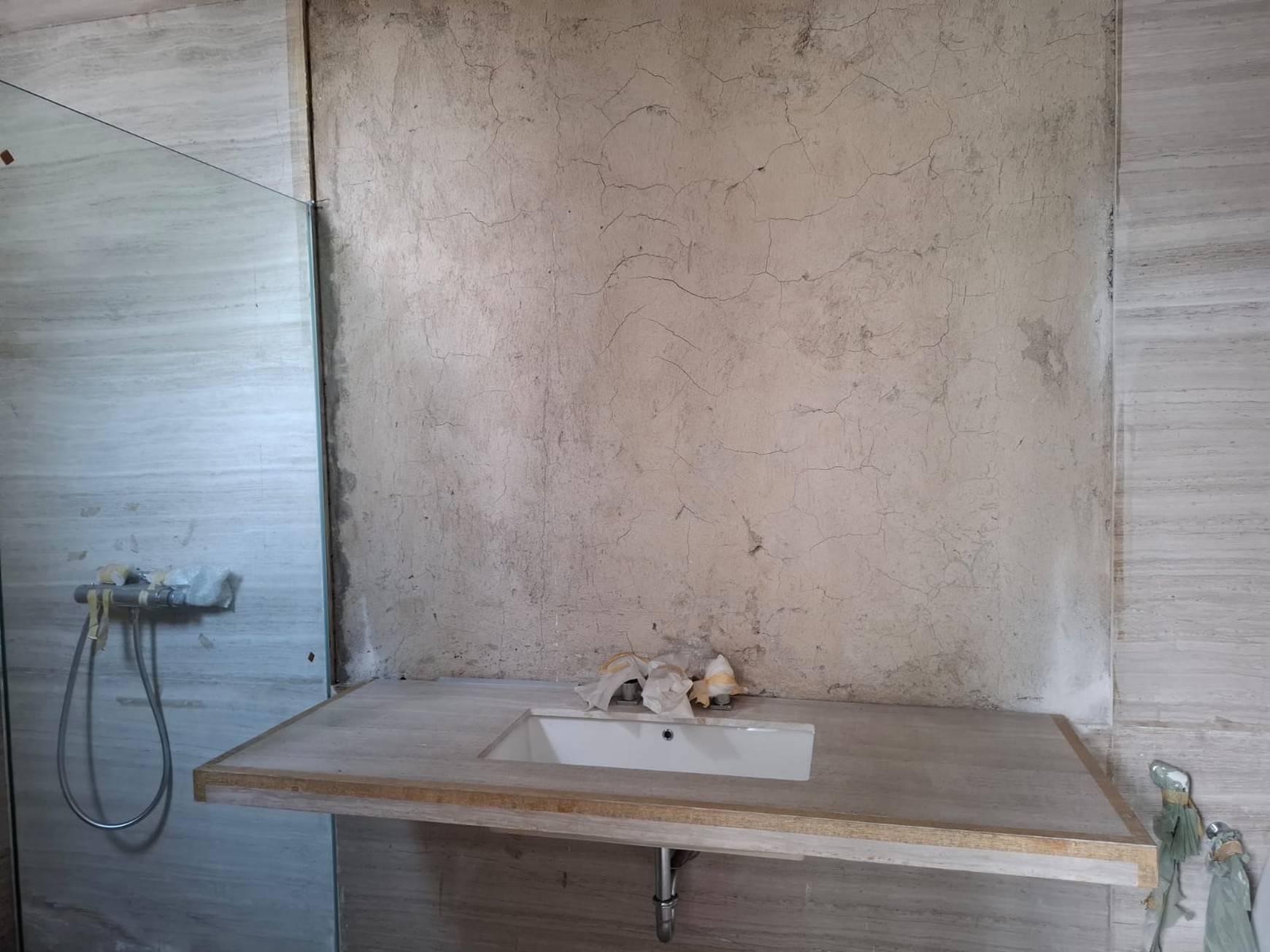 Dijual Rumah Strategis & Cocok untuk Usaha di Jl. Raya Bogor Km 28