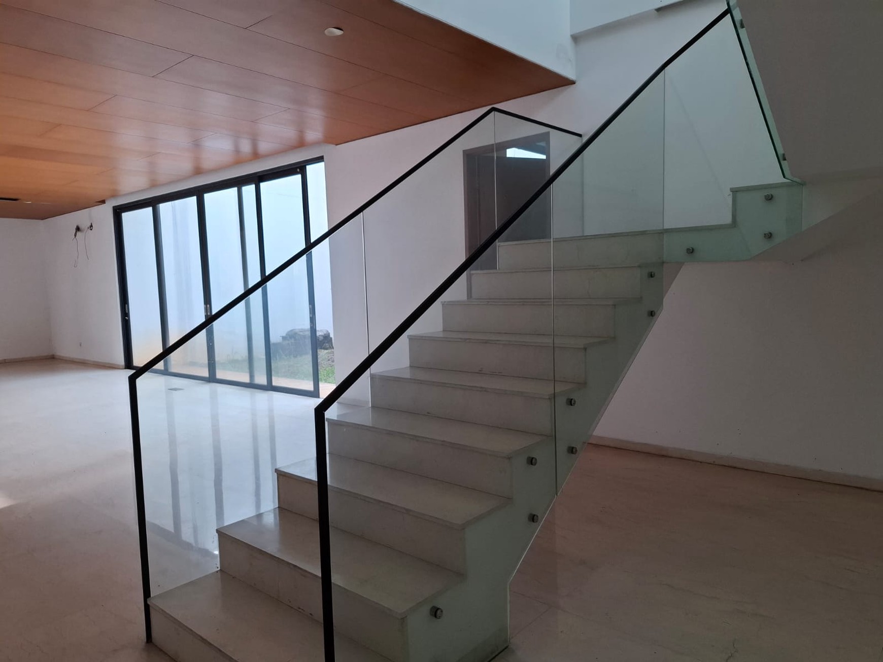 Dijual Rumah Strategis & Cocok untuk Usaha di Jl. Raya Bogor Km 28