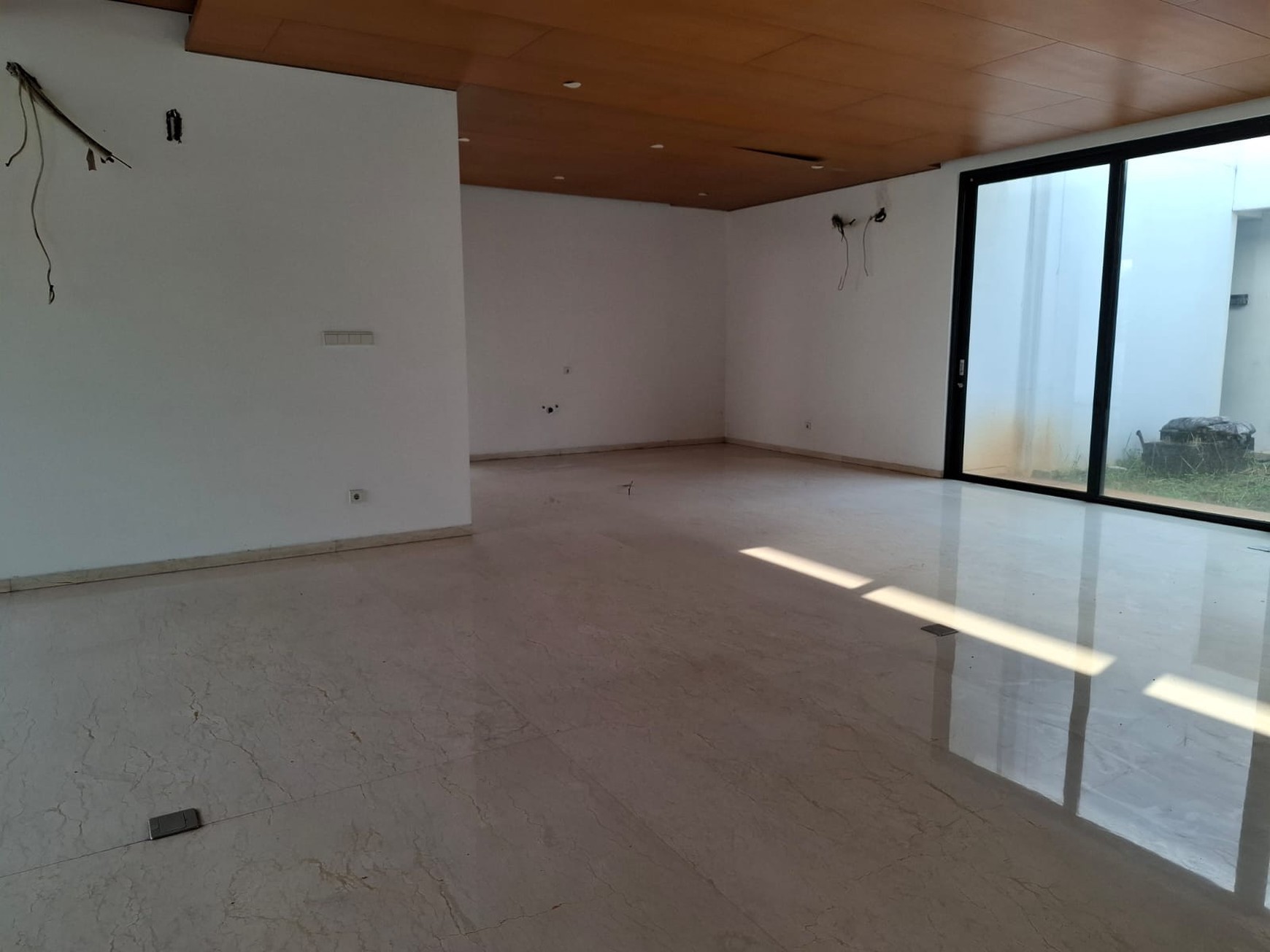 Dijual Rumah Strategis & Cocok untuk Usaha di Jl. Raya Bogor Km 28