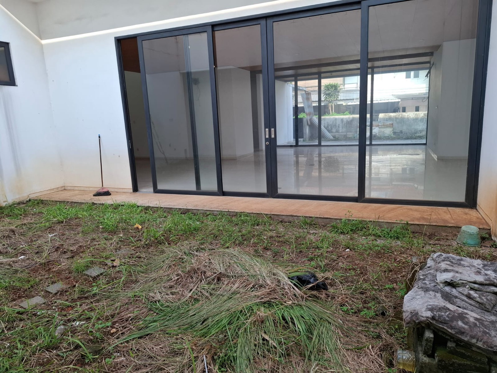 Dijual Rumah Strategis & Cocok untuk Usaha di Jl. Raya Bogor Km 28