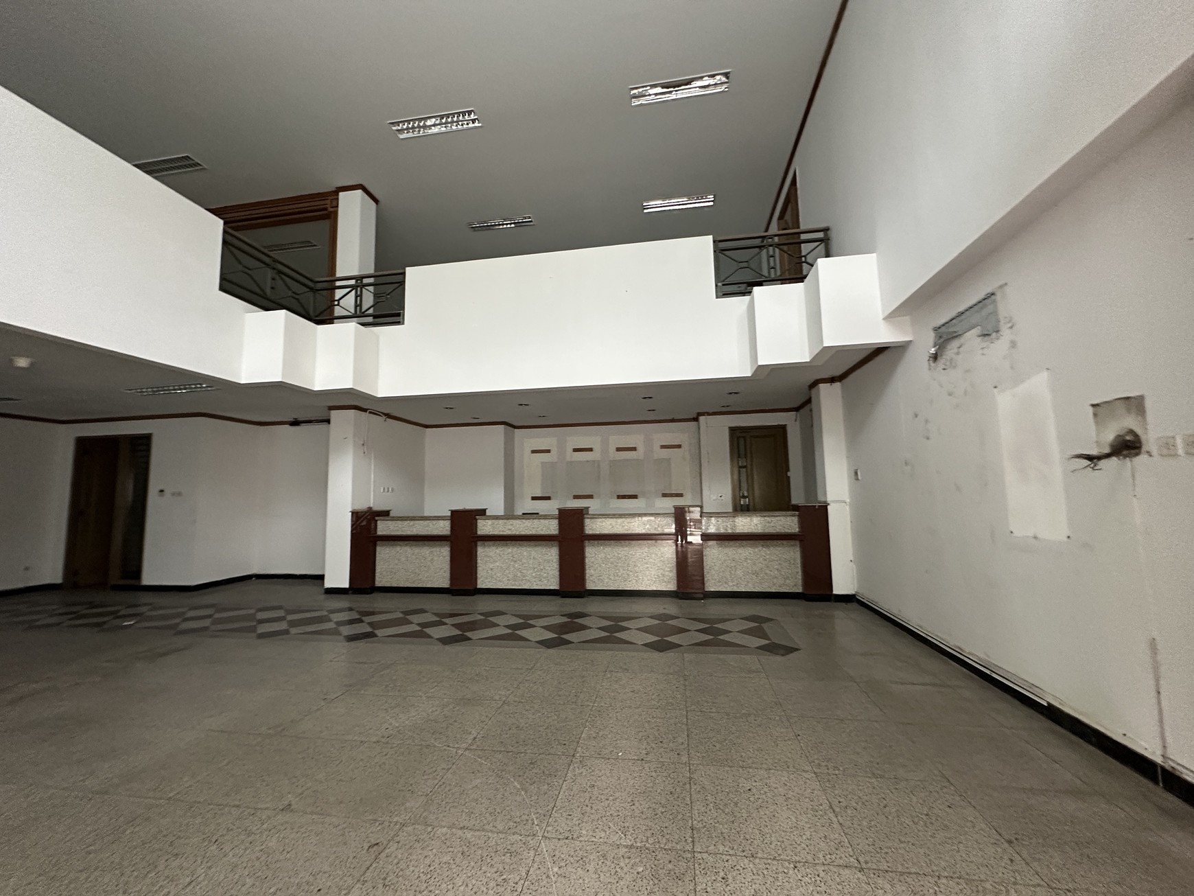 Gedung Ex Kantor 3 Lantai Jl.Mampang Prapatan Raya