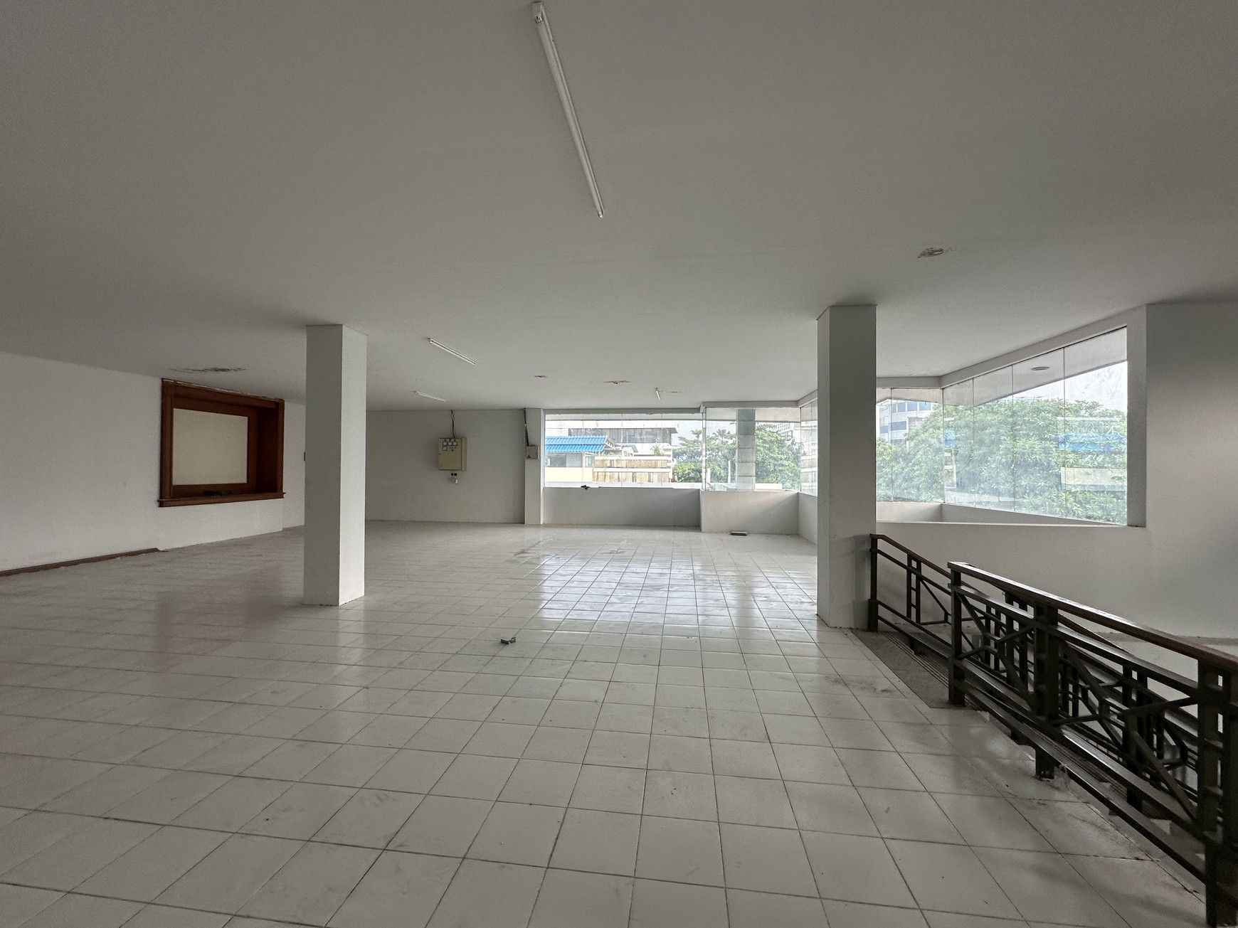 Gedung Ex Kantor 3 Lantai Jl.Mampang Prapatan Raya