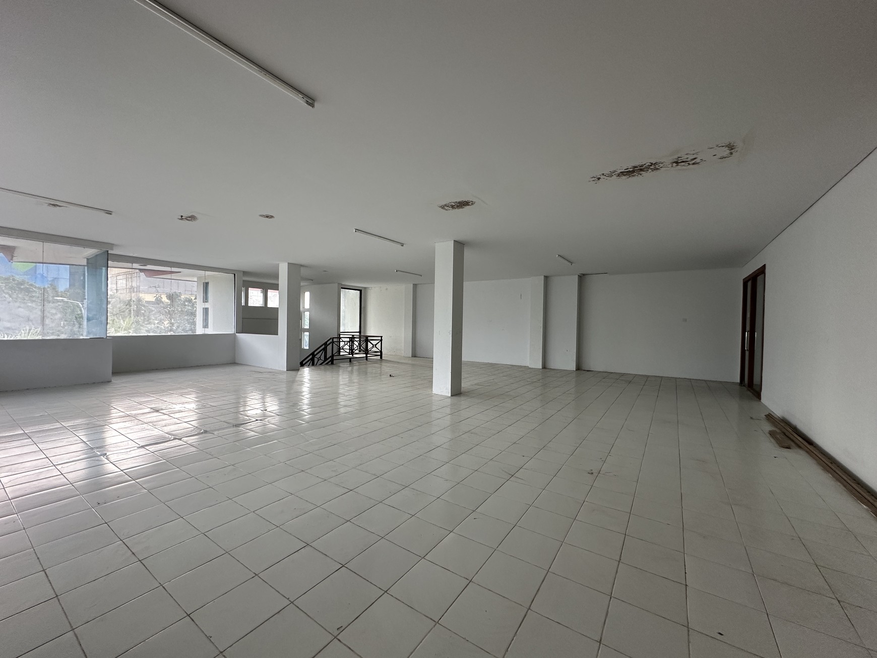 Gedung Ex Kantor 3 Lantai Jl.Mampang Prapatan Raya
