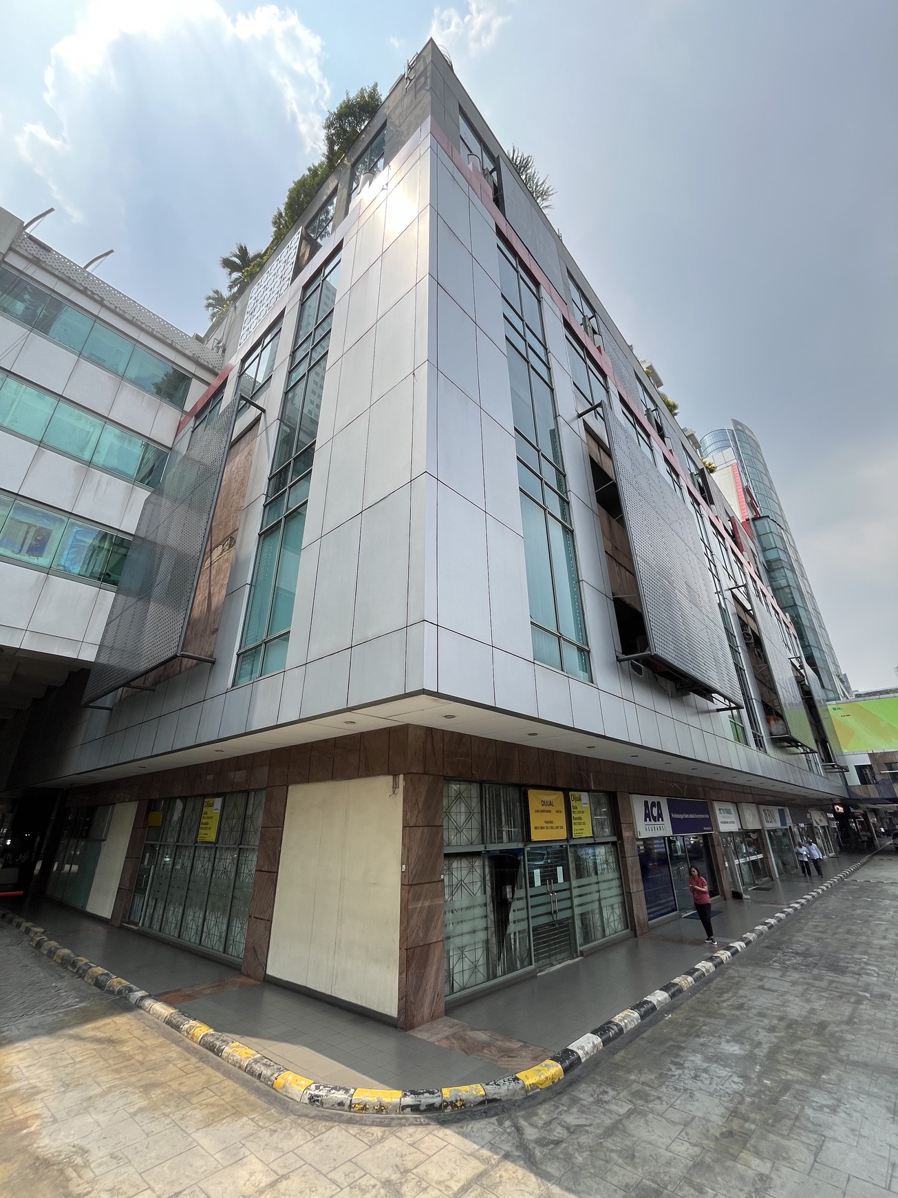 Ruang Kantor 4 Lantai  Di Mall Ambassador Kuningan Jakarta Selatan